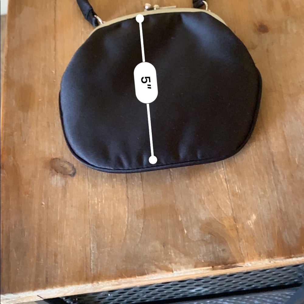 Satin bag. - Picture 3 of 3